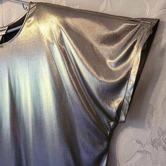 Gold Lamé shirt size 24 w  made by Distinctly Different plus - Picture 1 of 4